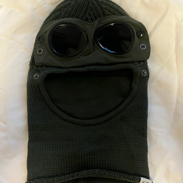 CP컴퍼니 바라클라바 카키