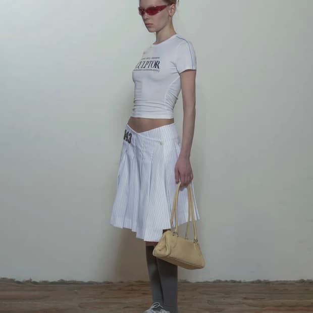 스컬프터 143 랩 미디 스커트 화이트 핀스트라이프