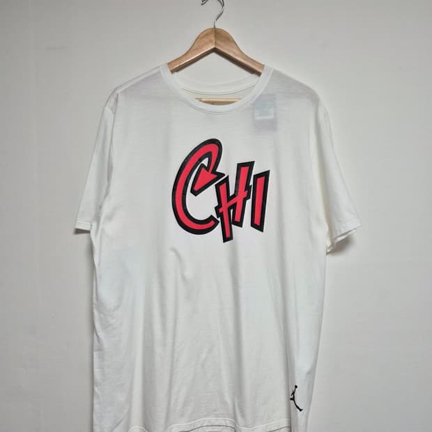 조던Jordan 시카고 레터링 화이트 반팔티셔츠 XL - T139