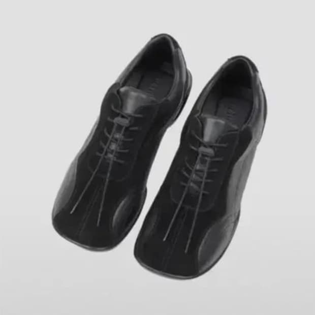 Pemont square (black) 235