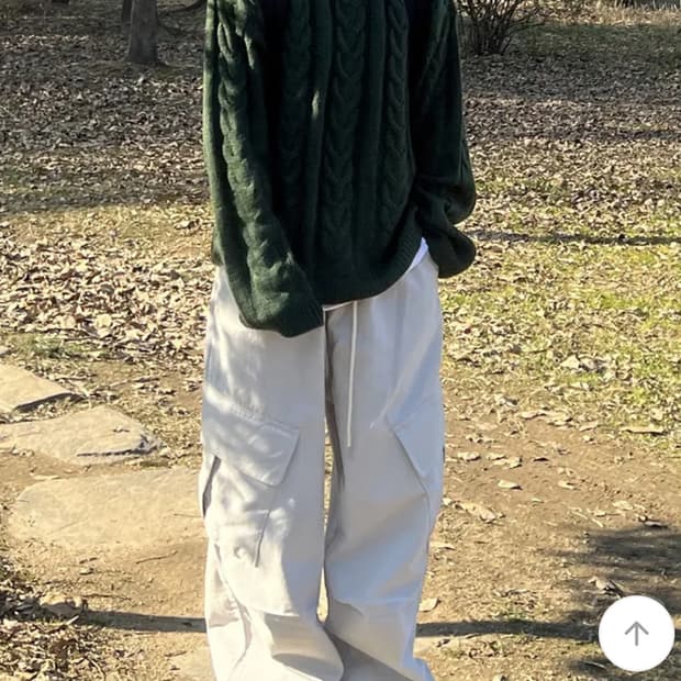 초록색 꽈배기 니트