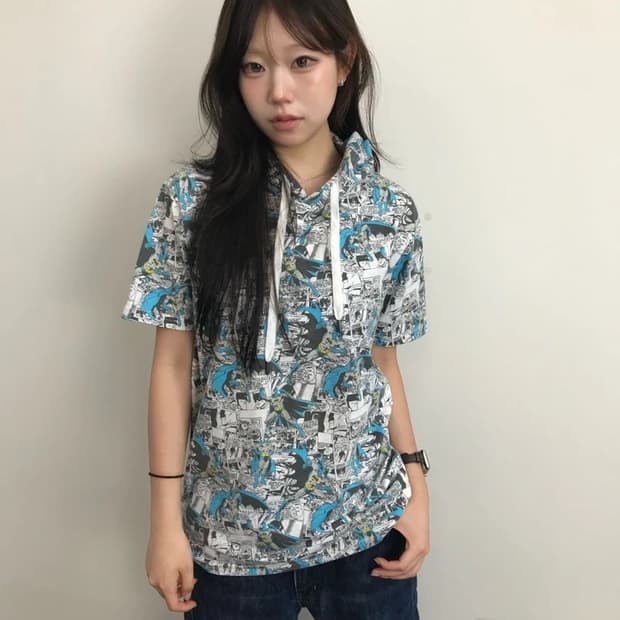 17SS Batman Comic AOP Hooded Tee