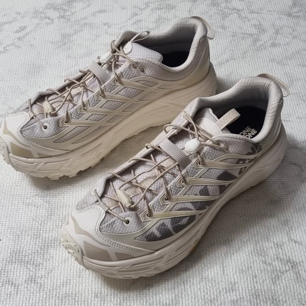 호카 오네오네 마파테 쓰리 2 에그녹 쉬프팅 샌드 300