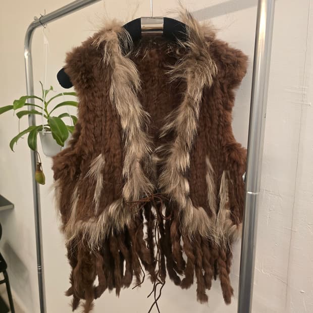 브라운 테슬 레빗조끼