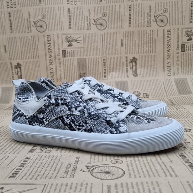 자라 뱀피 무늬 여성스니커즈240