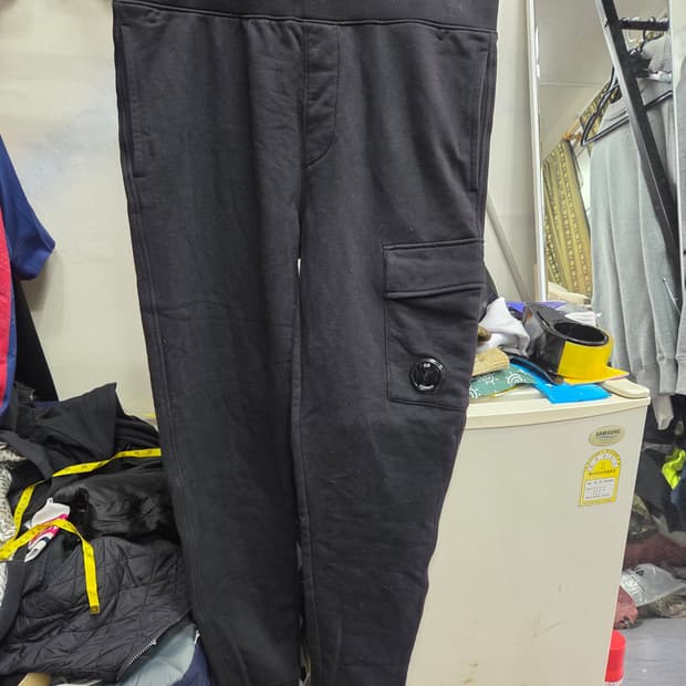 C P   블랙   카고바지    