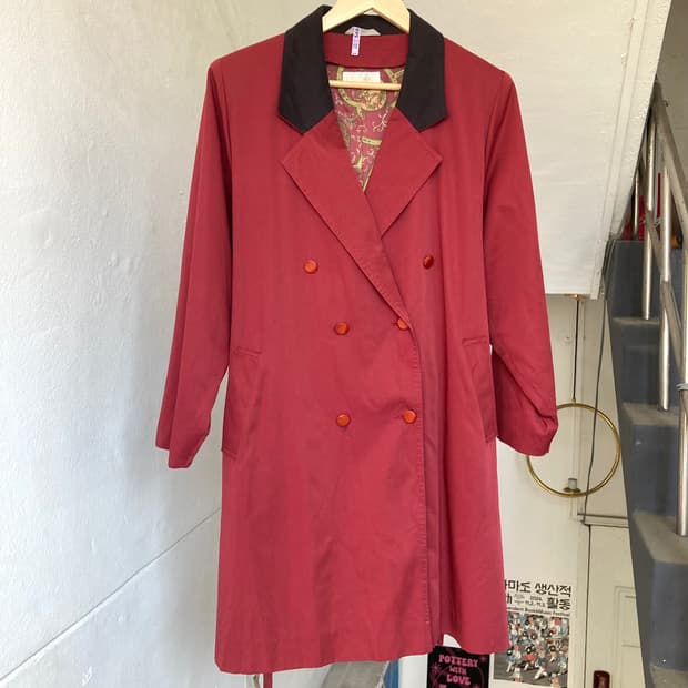 보들보들 버건디 트렌치 코트