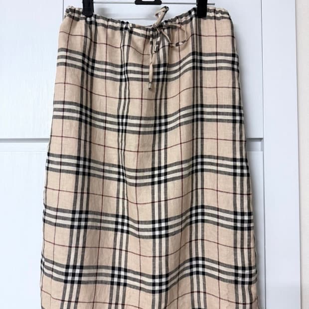 정품 버버리 린넨100프로 스커트 