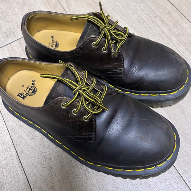 닥터마틴 벡스 크레이지홀스 240