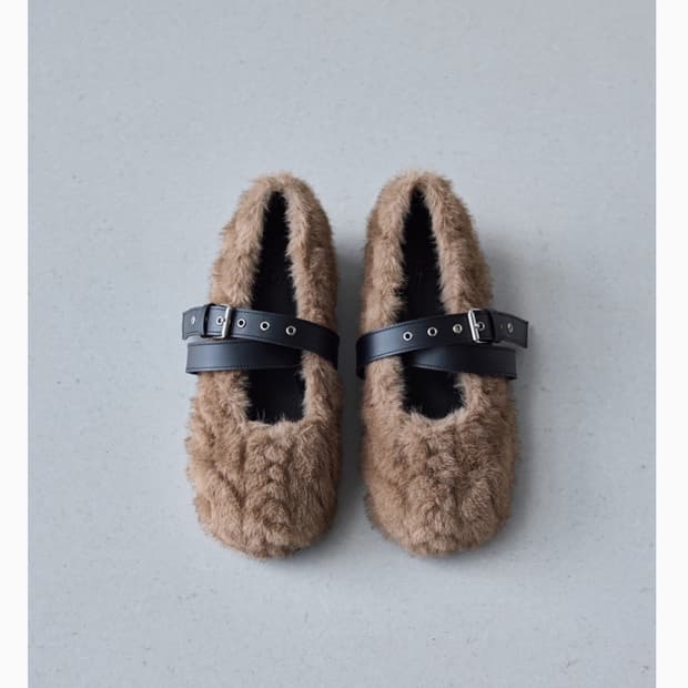 미착용 새상품 ) 에핑글러 스트랩 퍼슈즈 브라운