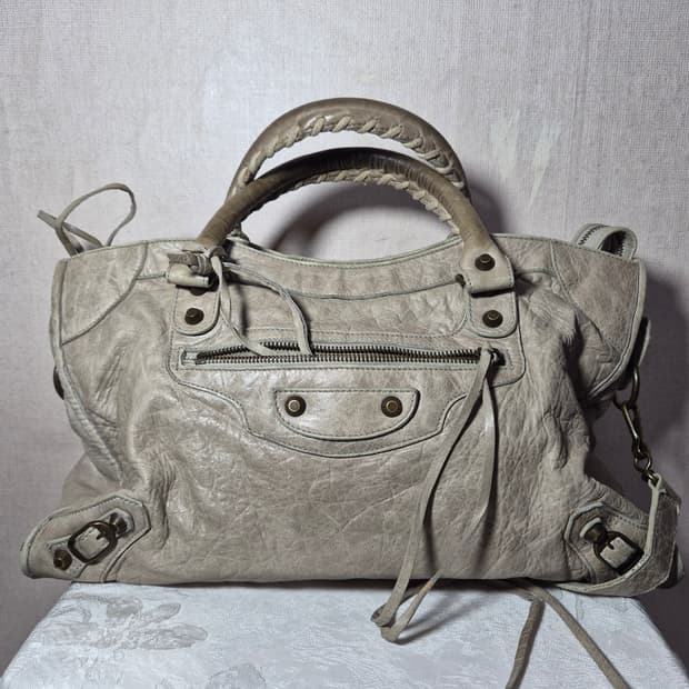 발렌시아가 모터백 