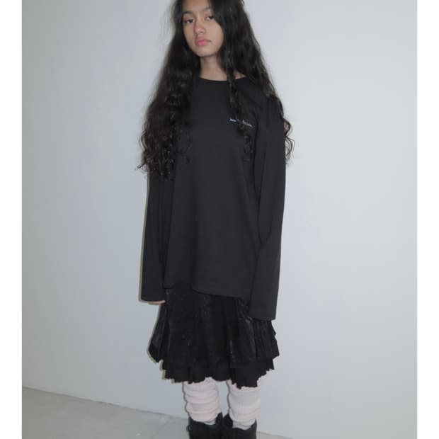 어텐즈 롱 슬리브 티