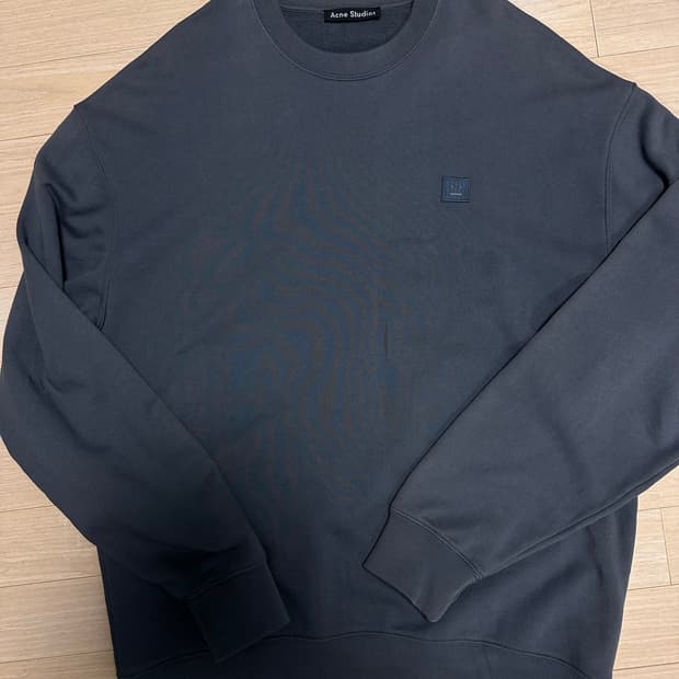 아크네 포바 맨투맨 스톤색상