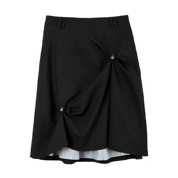 BUTTON FLARED SKIRT / black