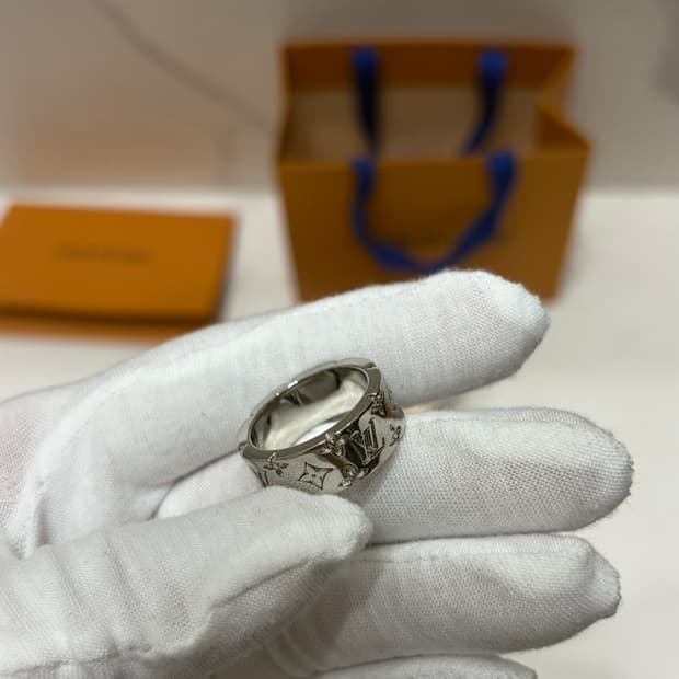 [정품] 루이비통 모자이크 반지 루테늄 거의새상품