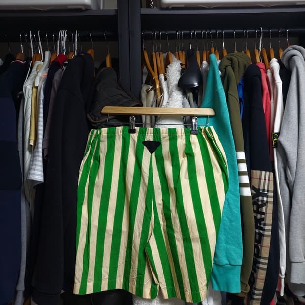 프라다 면 스트라이프 삼각로고 반바지 m 백화점판