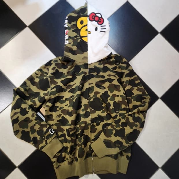 베이프x헬로키티 XL