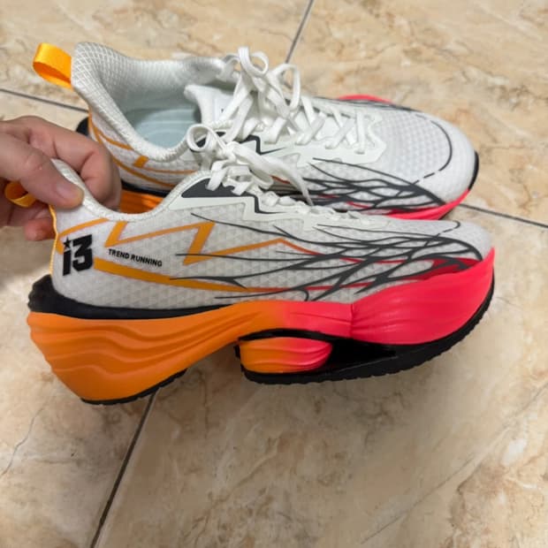 자동으로 달려지는 러닝화 250 10분미만 시착