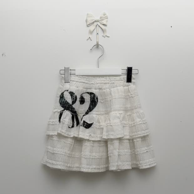 화이트 레터링 프릴 미니 스커트