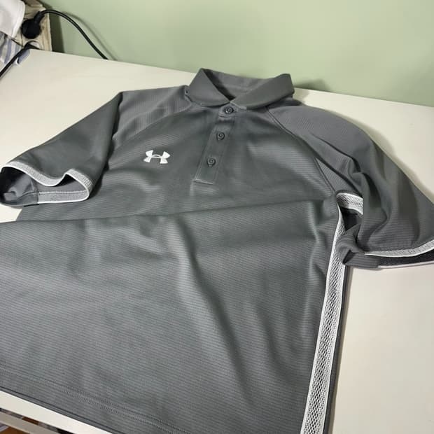 M 언더아머 진그레이 기본로고 HEATGEAR 폴리 PK 반팔티