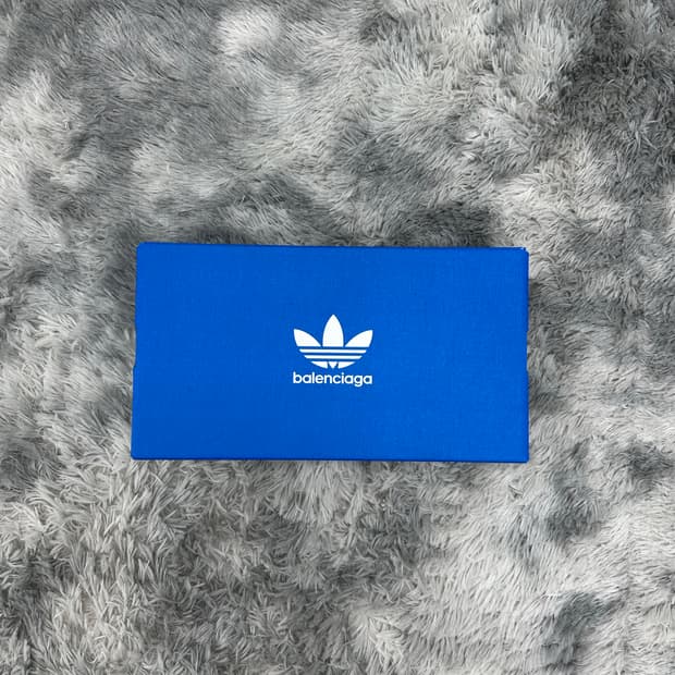 [42]아디다스 발렌시아가 스텐스미스 원아웃