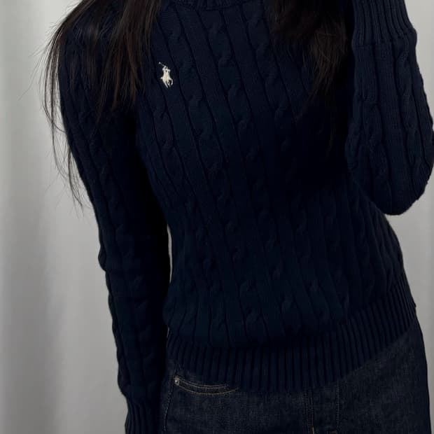 폴로 QR 네이비 꽈배기 니트