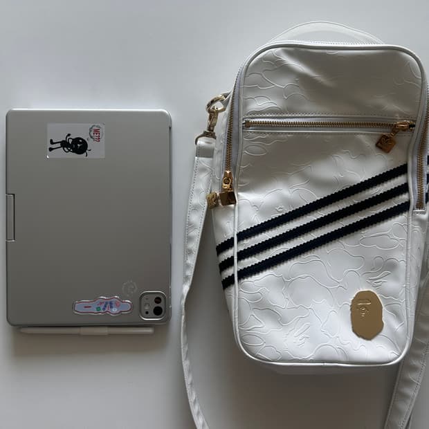 베이프 X 아디다스 숄더백