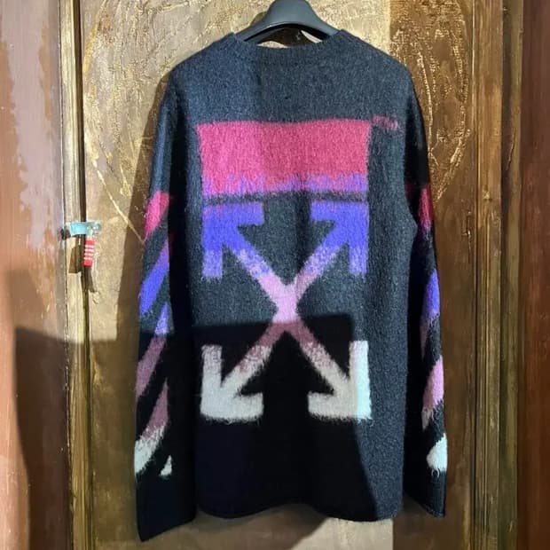 오프화이트 모헤어 니트