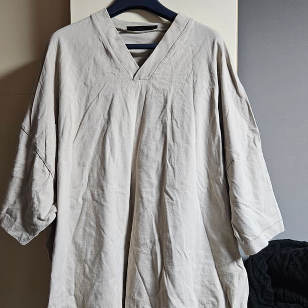 피어오브갓 에센셜 브이넥 반팔티셔츠