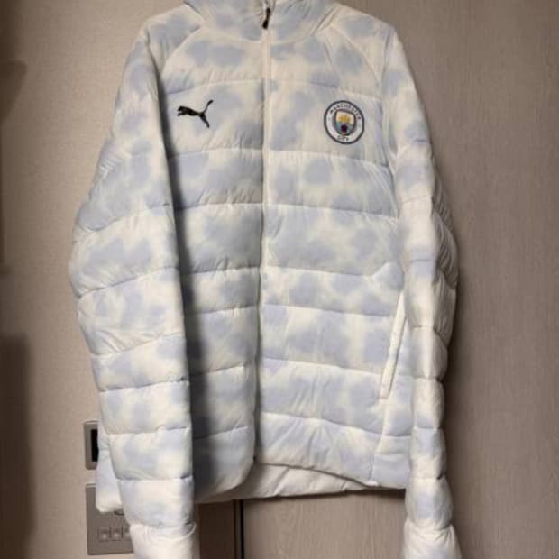 푸마 맨체스터 시티 2022/23 리필 패딩 자켓 화이트(XL)