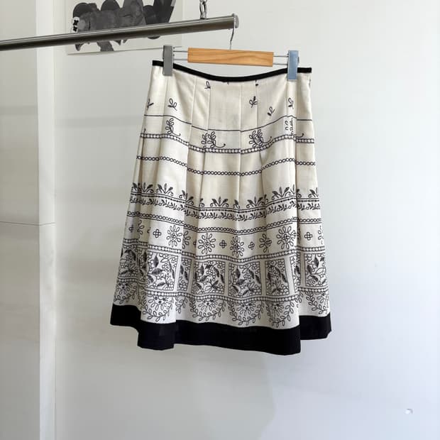 EMMA JAMES (Made in Japan) 미디 스커트