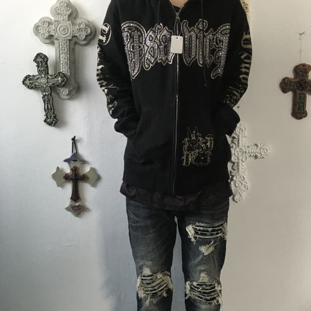 Patch point hood zip up