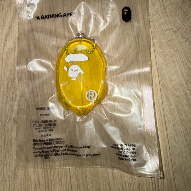 미개봉 새상품) 베이프 코인 케이스 옐로우