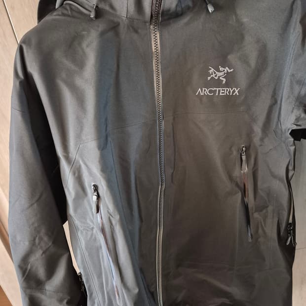 아크테릭스 베타ar L사이즈 새상품(택제거후 가지고있음) 판매