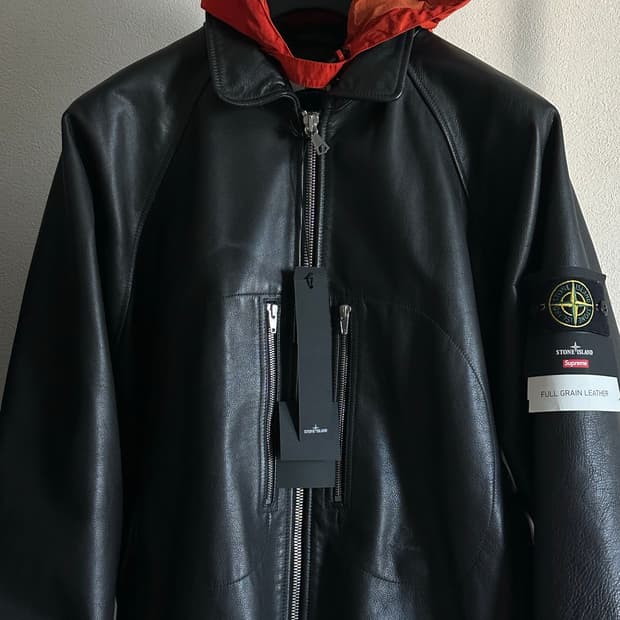 스톤아일랜드 x 슈프림 콜라보 레더 자켓 23fw XL(105-110)