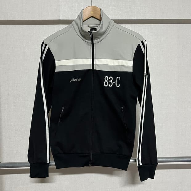 아디다스 83-C 블랙 트랙탑 90