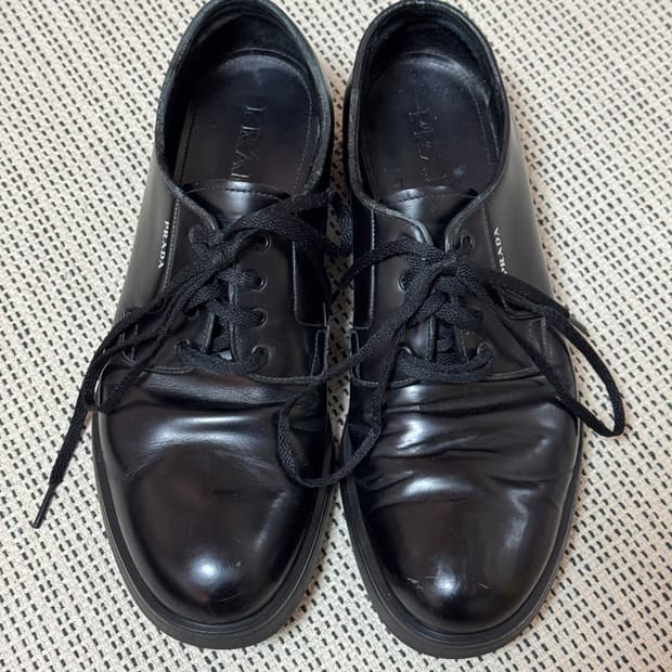 프라다 00s 더비 슈즈