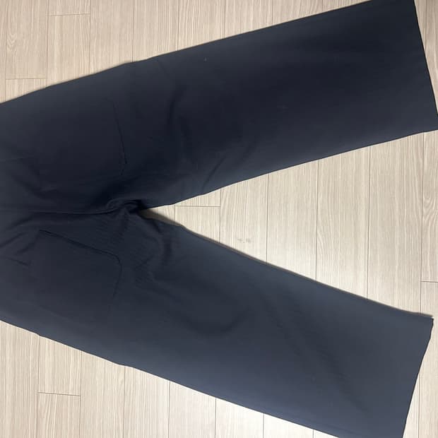 스튜디오 니콜슨 해링폰 팬츠 M사이즈 팝니다.