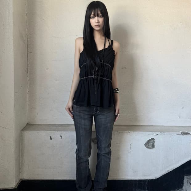 Frill sleeveless