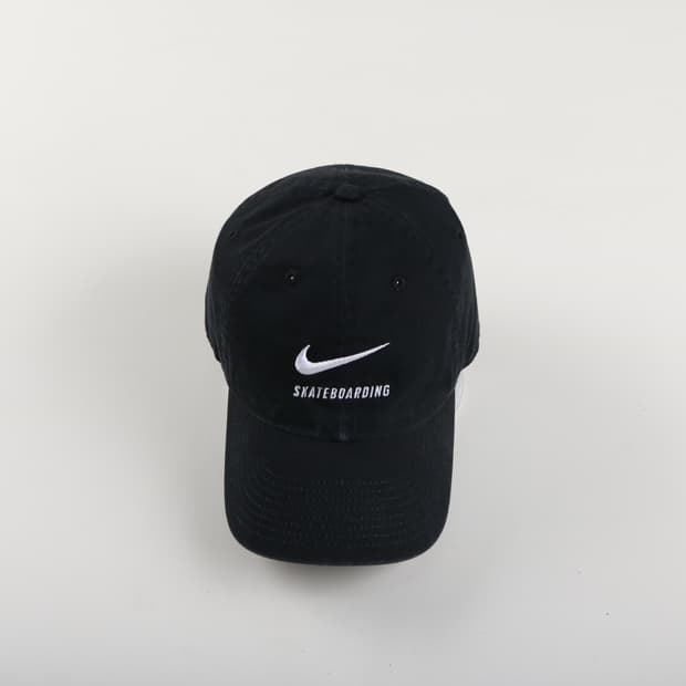 나이키SB 스케이트보딩 볼캡 모자