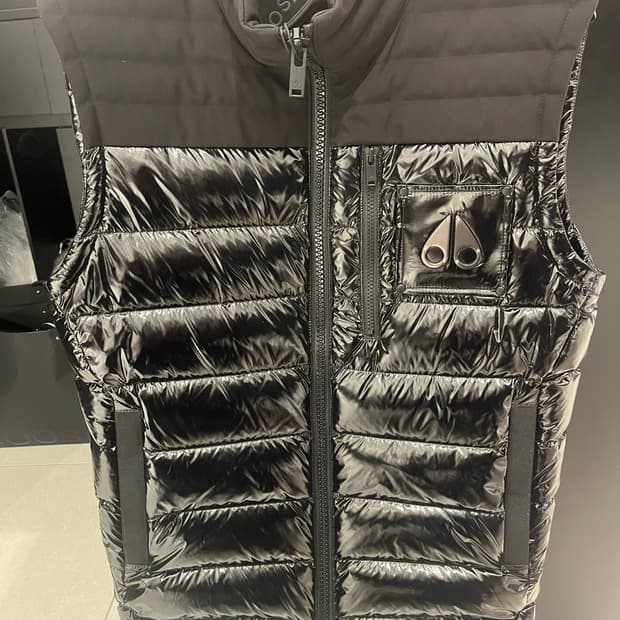 무스너클 패딩조끼