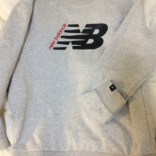 뉴발란스 맨투맨