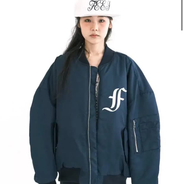 구해요)샵페어리 봄버 네이비