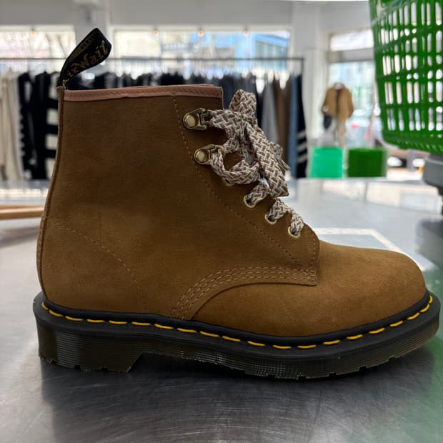 닥터마틴 101 스웨이드 6홀 부츠 245mm