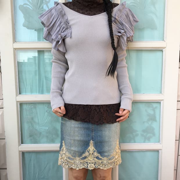 Frill point ribbed knit