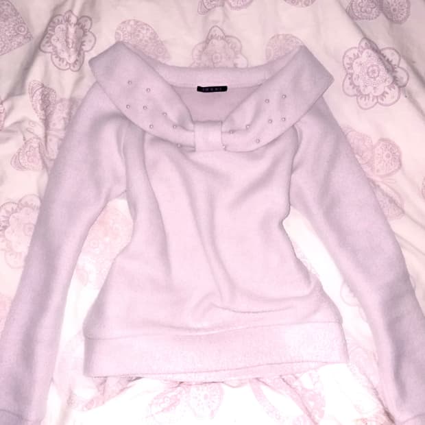 잉그니 핑크 리본 오프숄더 니트