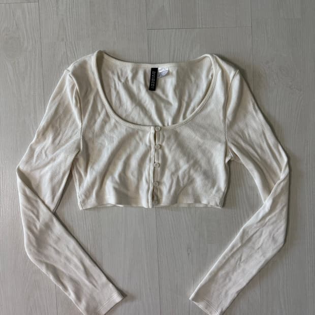 H&M 디바이디드 크롭 가디건