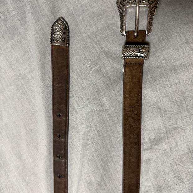 생로랑 웨스턴 벨트 브라운 스웨이드 90cm 팝니다.  