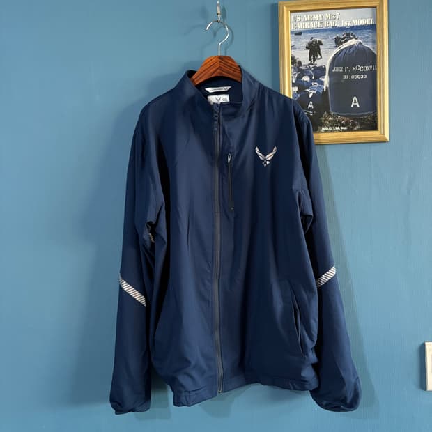 00‘s U.S Air force Track Jacket. 