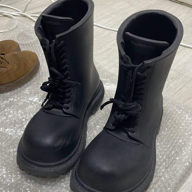 발렌시아가 스테로이드 부츠 42size